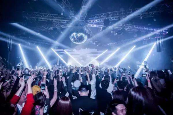 郑州十大热门酒吧,郑州酒吧都有哪些