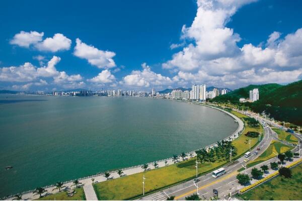 中国最美的十大海滨城市,海边旅游景点排行国内