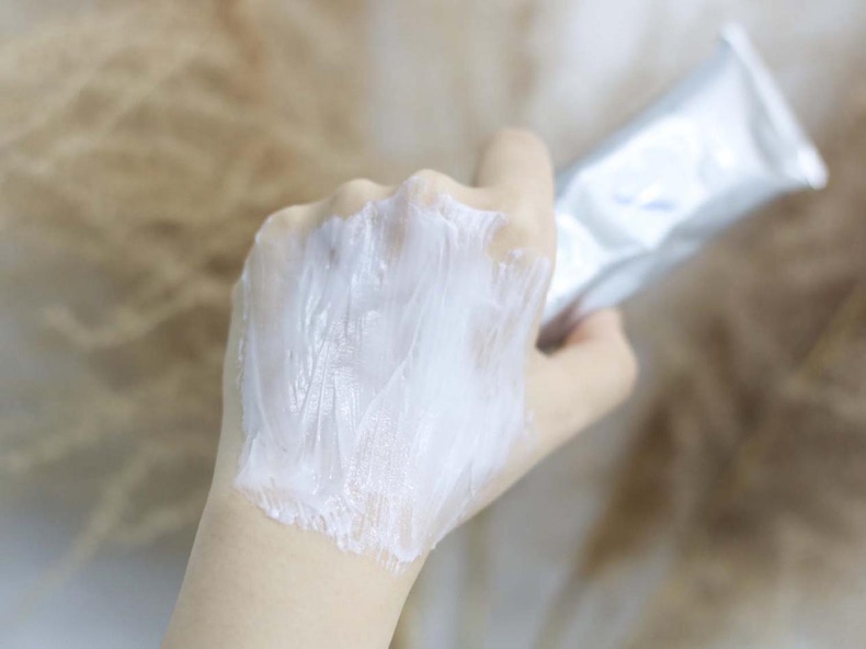 珀莱雅解渴修护涂抹面膜,急救补水必备