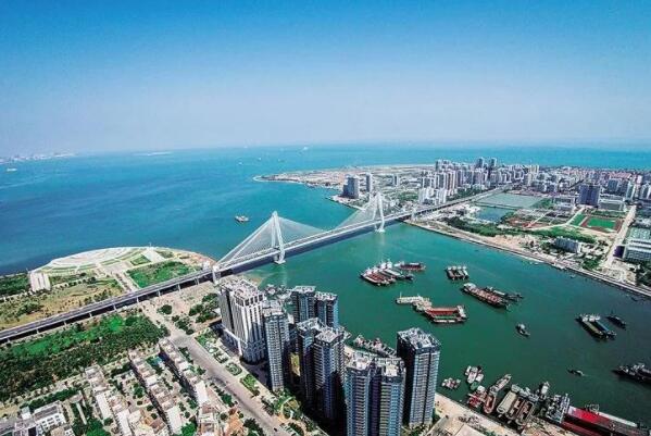 中国最美的十大海滨城市,海边旅游景点排行国内