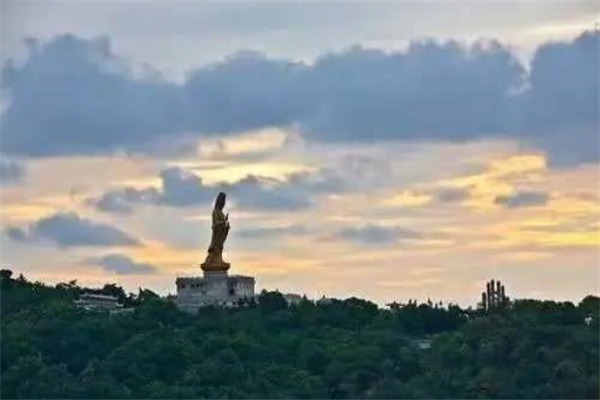 中国十大夏季旅游胜地,适合夏天旅游的地方有哪些