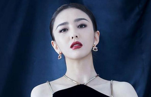 游戏名称女生又萌又霸气，好听的昵称女生霸气